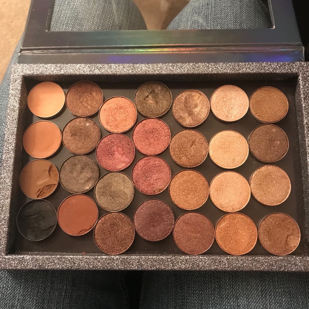 Morphe 35F depotted eyeshadows (28 of 35)